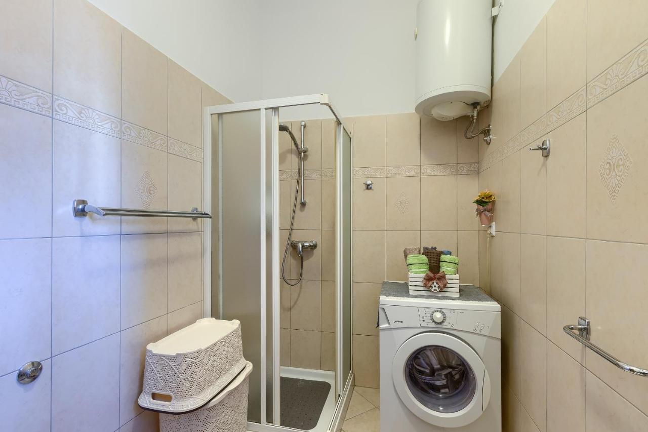 Aida Pula Apartment Buitenkant foto